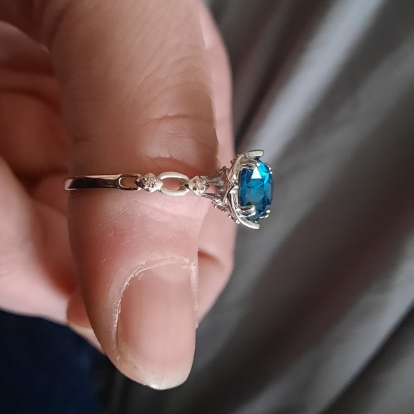 Fragrant Jewels sz 9 ring - Picture 6 of 6